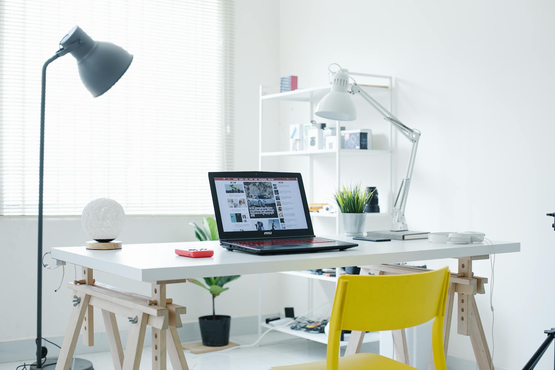 How to Set Up a Home Office in a Small Apartment - Prime Reviews Pro
