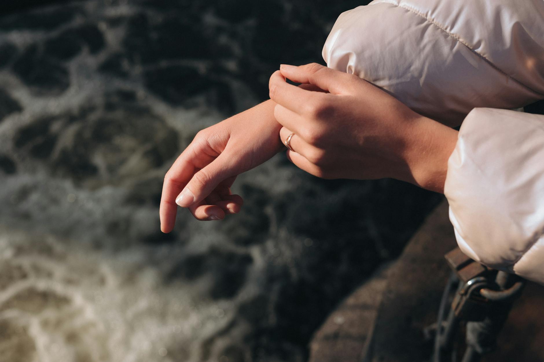 Wrist Rest Vs No Wrist Rest Typing - Prime Reviews Pro